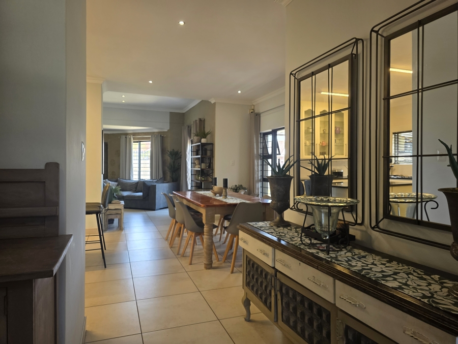 5 Bedroom Property for Sale in Wavecrest Eastern Cape